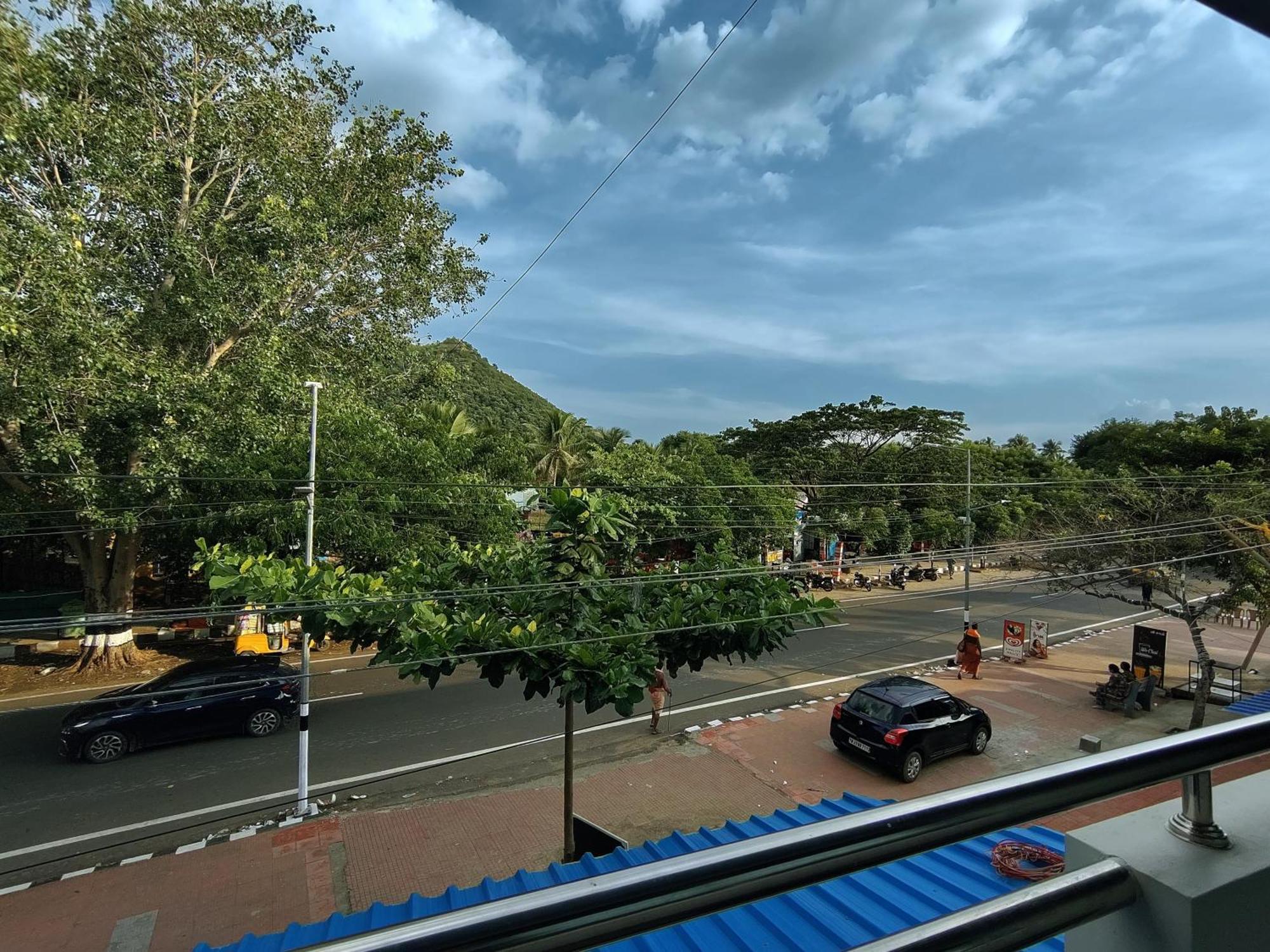 Athma Aruna Residency - Mountain View Rooms Tiruvannamalai Luaran gambar